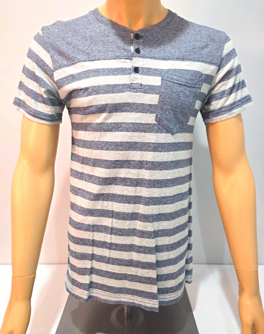 Airwalk Mens M Gray White Striped Henley Short Sleeve Pocket Jersey T-Shirt